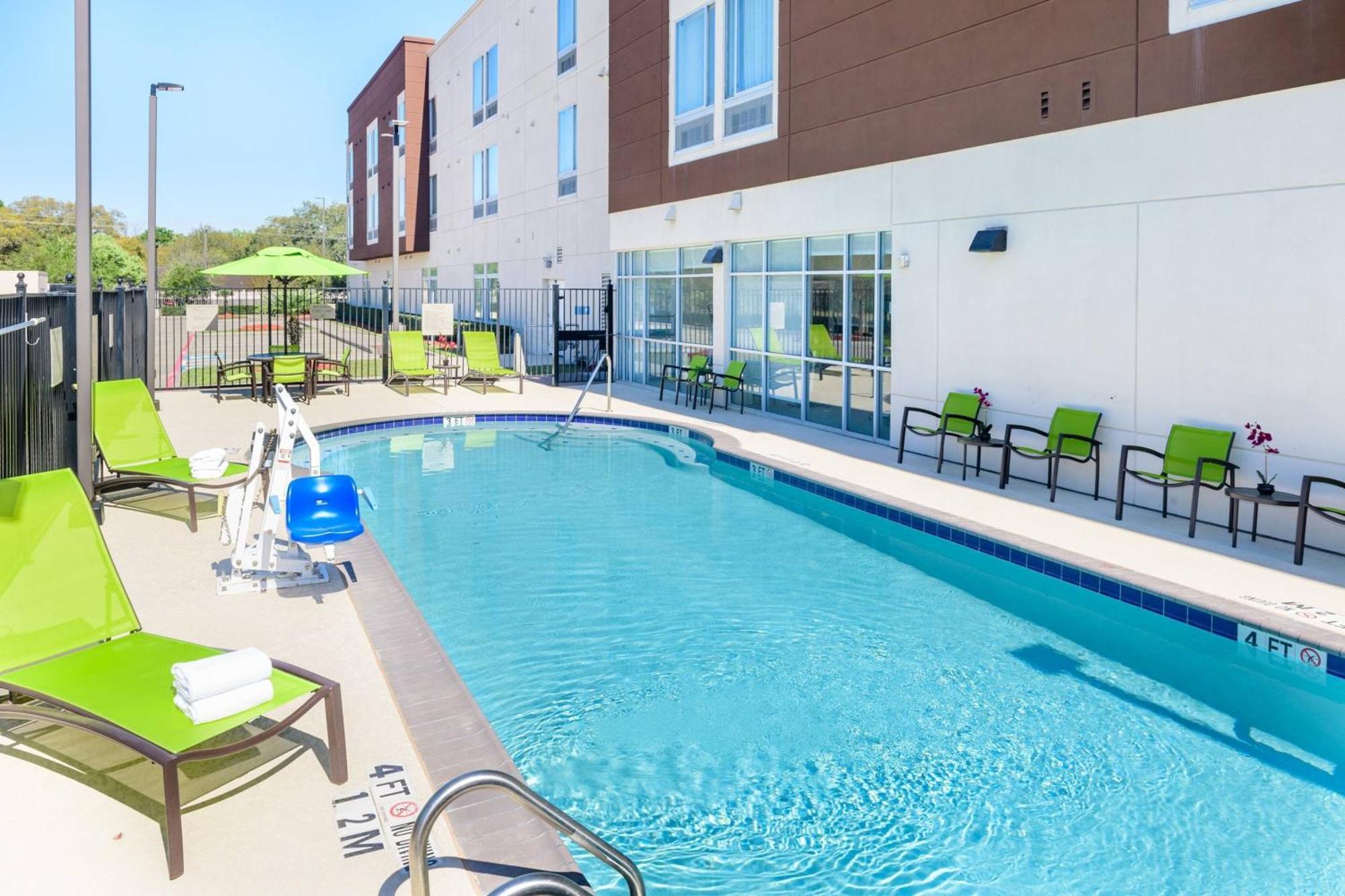 Springhill Suites Houston Pearland Bagian luar foto