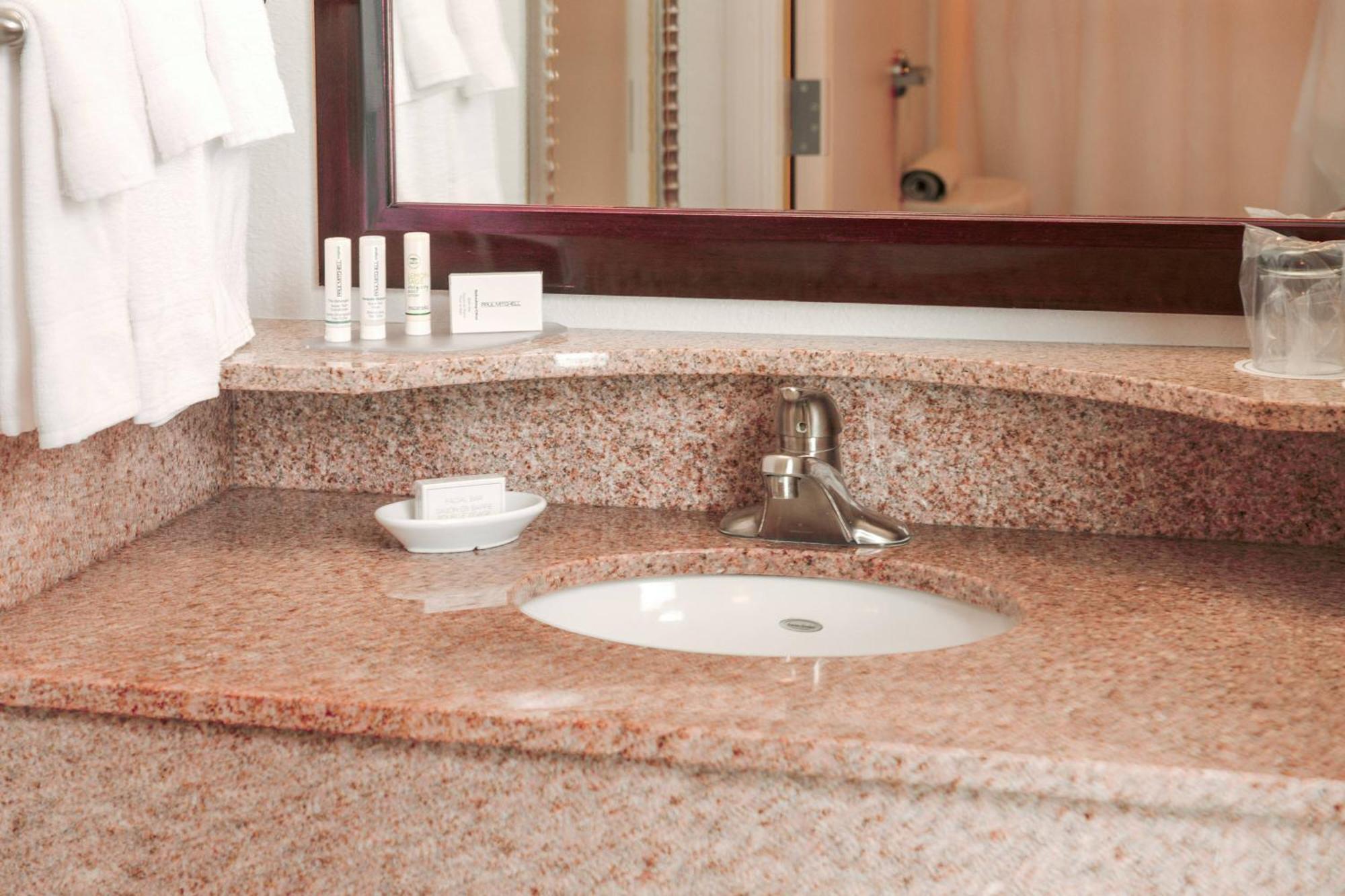 Springhill Suites Houston Pearland Bagian luar foto