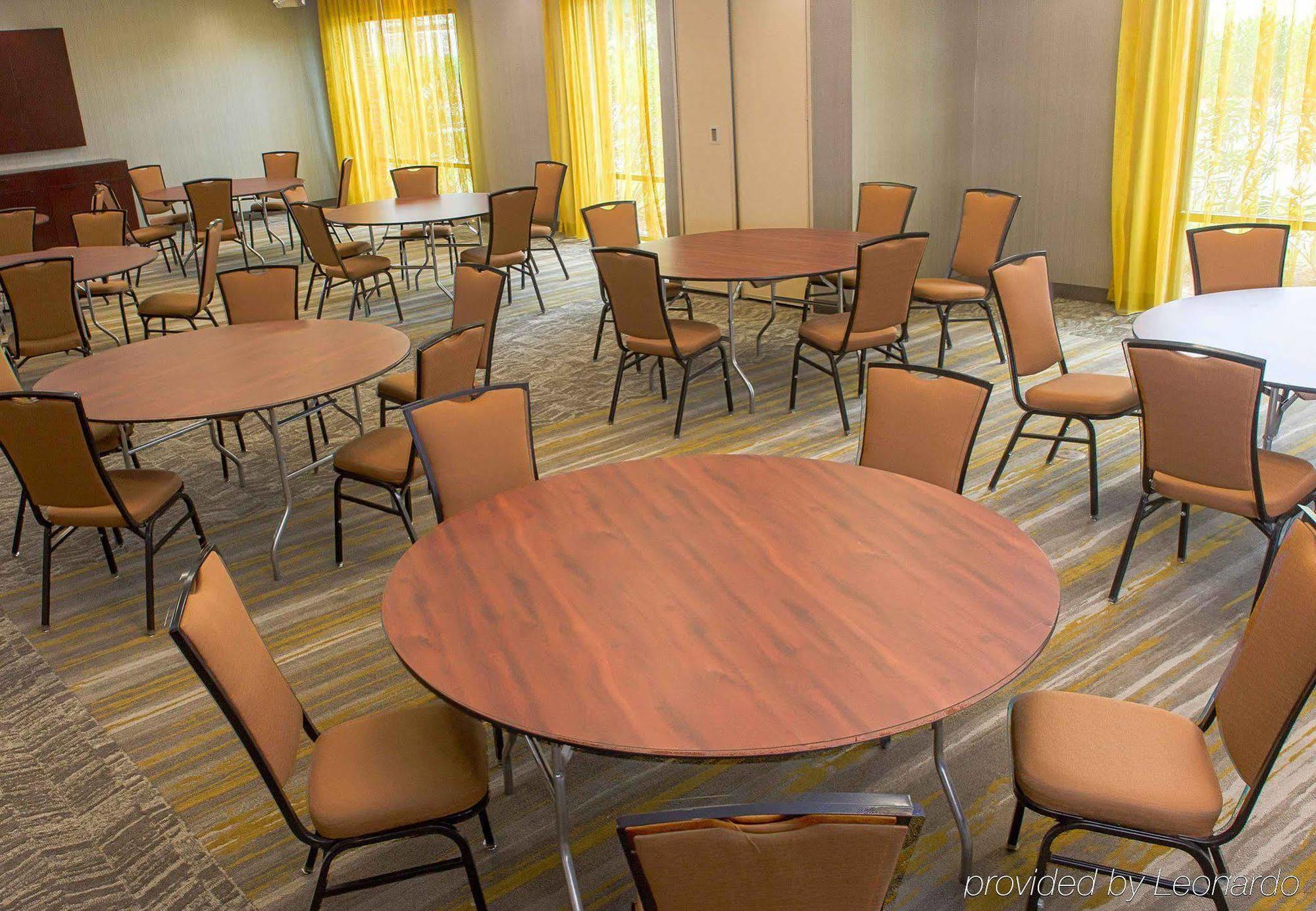 Springhill Suites Houston Pearland Bagian luar foto
